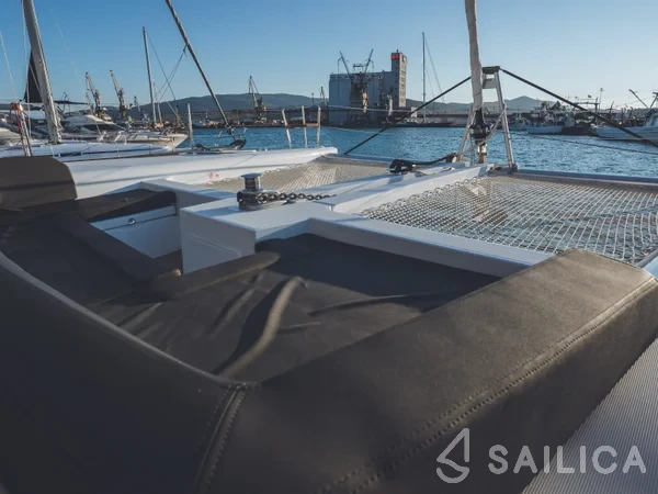 Lagoon 450  Flybridge - Yacht Charter Sailica