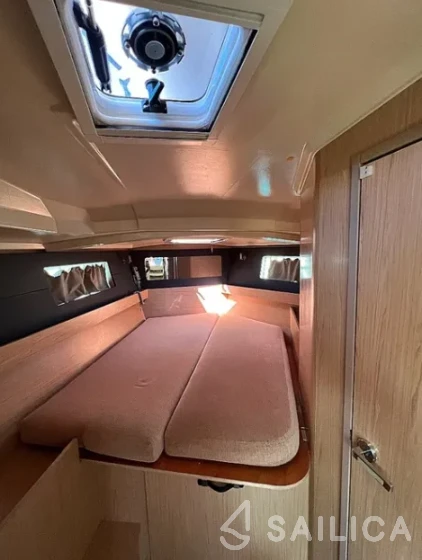 Oceanis 41.1 - Yacht Charter Sailica