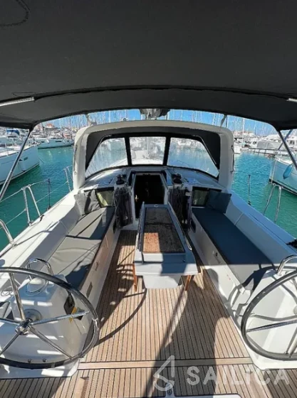 Oceanis 41.1 - Yacht Charter Sailica