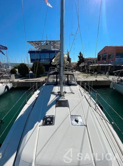 Oceanis 41.1 - Yacht Charter Sailica
