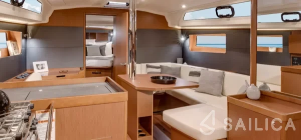 Oceanis 41.1 - Yacht Charter Sailica