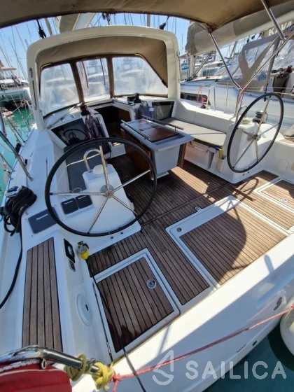 Oceanis 41.1 - Yacht Charter Sailica