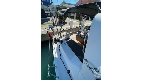 Oceanis 41.1 - Yacht Charter Sailica
