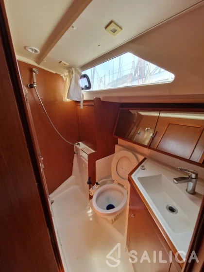 Oceanis 41.1 - Yacht Charter Sailica