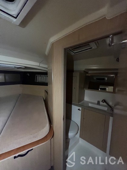 Oceanis 41.1 - Yacht Charter Sailica