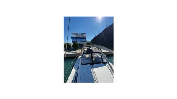 Oceanis 41.1 - Yacht Charter Sailica