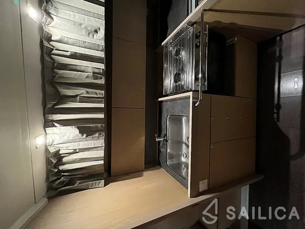 Oceanis 41.1 - Yacht Charter Sailica