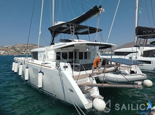 Lagoon 450  Flybridge - Yacht Charter Sailica