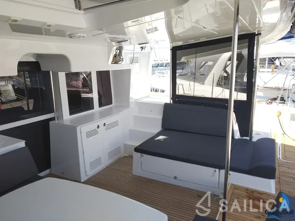 Lagoon 450  Flybridge - Yacht Charter Sailica