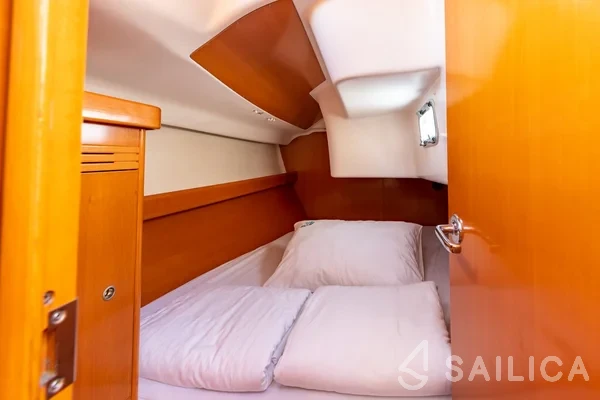 First 40.7 - Yacht Charter Sailica