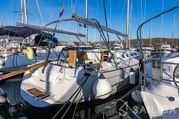 First 40.7 - Yacht Charter Sailica