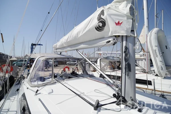 Oceanis 41.1 - Yacht Charter Sailica