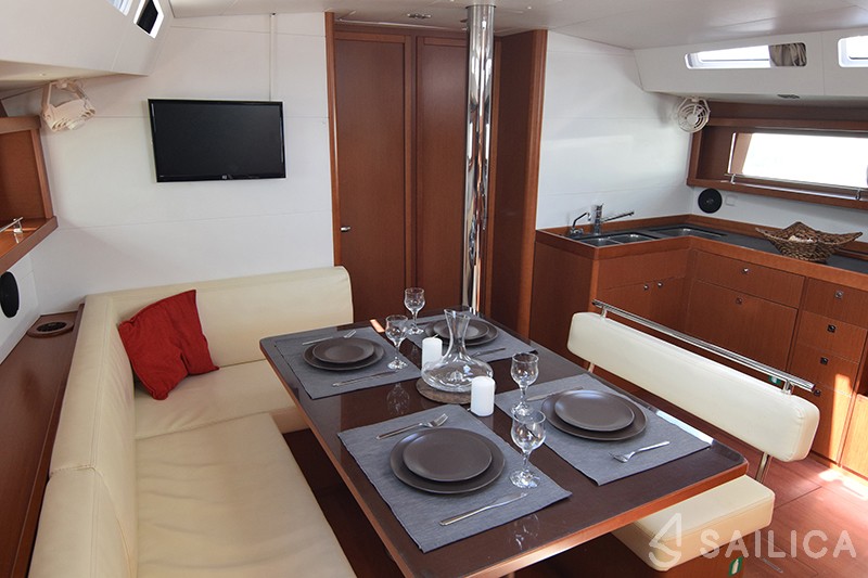 Oceanis 48 - Yacht Charter Sailica