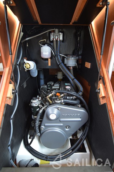 Oceanis 48 - Yacht Charter Sailica