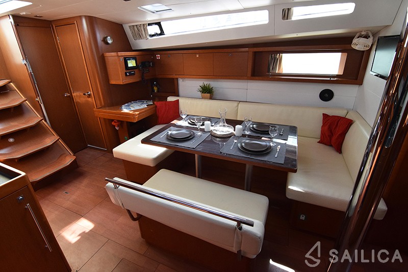 Oceanis 48 - Yacht Charter Sailica