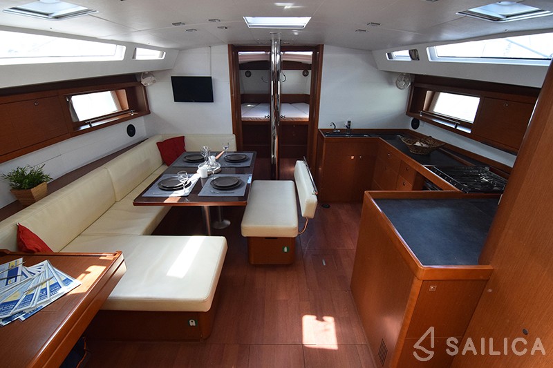 Oceanis 48 - Yacht Charter Sailica