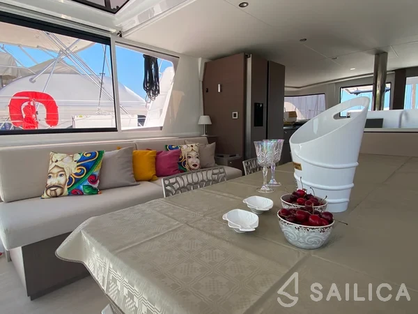 Bali 4.8  - Yacht Charter Sailica
