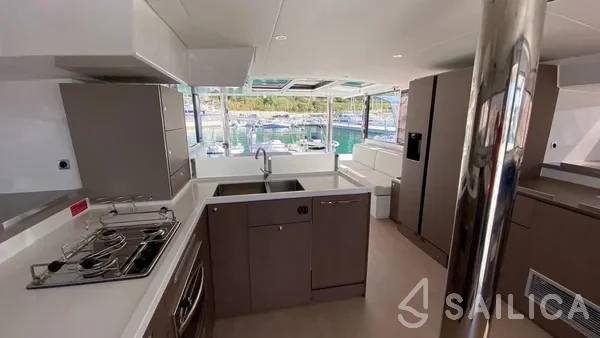 Bali 4.8  - Yacht Charter Sailica
