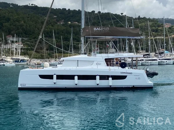 Bali 4.8  - Yacht Charter Sailica