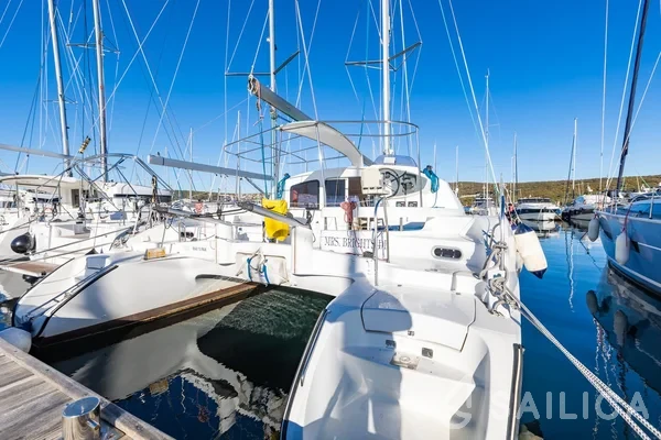Lavezzi 40 - Yacht Charter Sailica