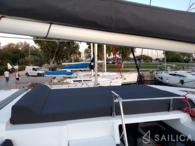 Astréa 42 - Yacht Charter Sailica