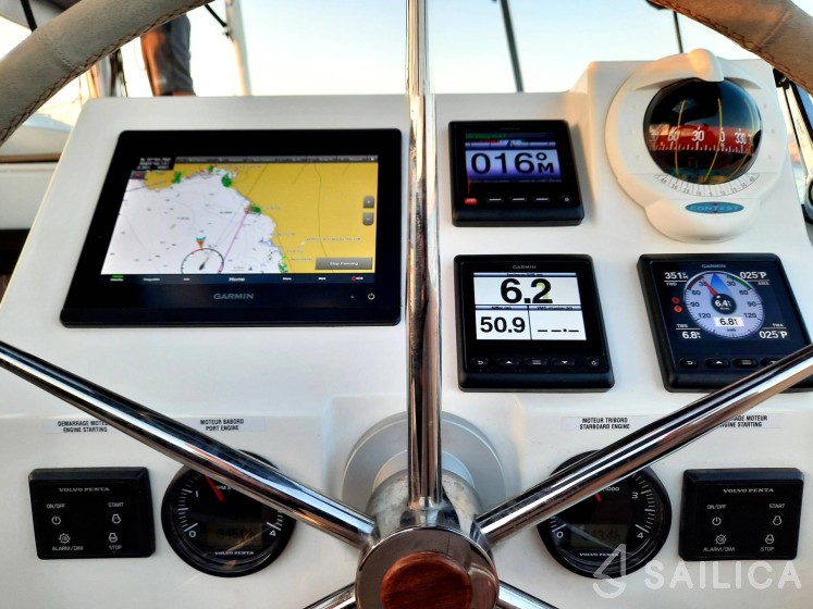 Astréa 42 - Yacht Charter Sailica