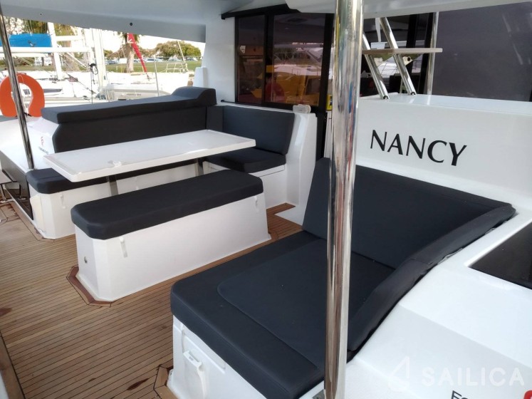 Astréa 42 - Yacht Charter Sailica