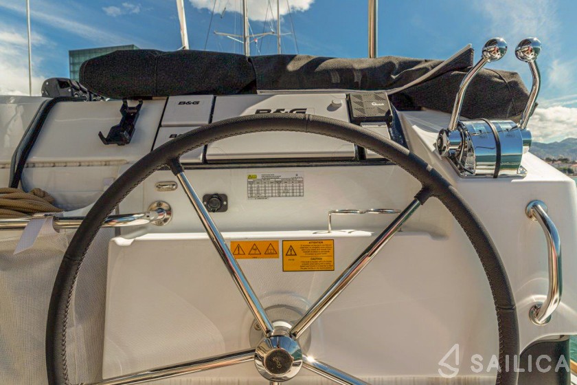 Lagoon 40 - Yacht Charter Sailica