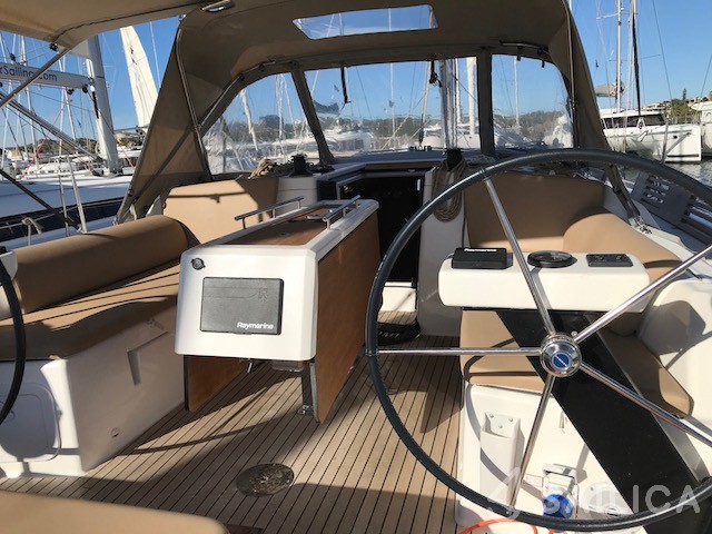 Dufour 390 Grand Large - Photo #3 Dufour 390 Grand Large - Yacht Charter Sailica