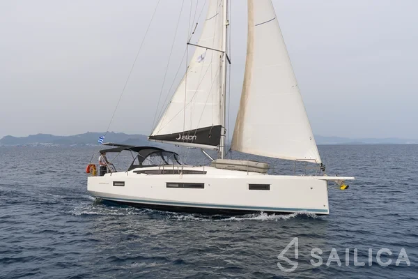 Sun Odyssey 410 - Yacht Charter Sailica