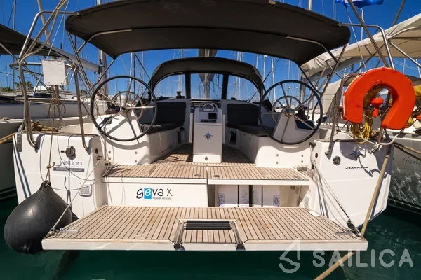 Sun Odyssey 410 - Yacht Charter Sailica