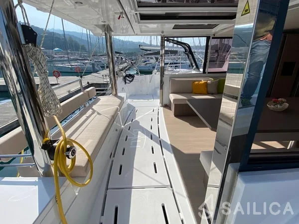 Bali 4.8  - Yacht Charter Sailica