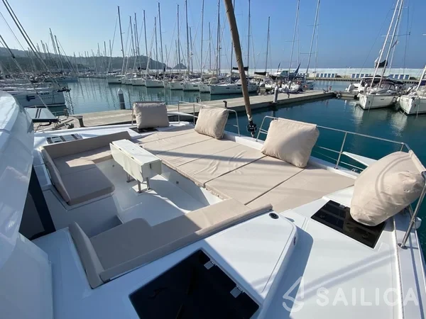 Bali 4.8  - Yacht Charter Sailica