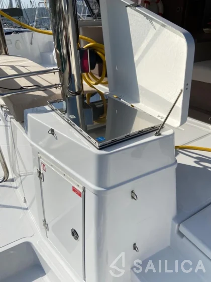 Bali 4.8  - Yacht Charter Sailica