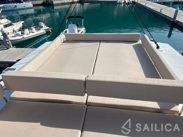 Bali 4.8  - Yacht Charter Sailica