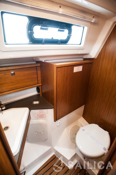 Bavaria Cruiser 34 Style - Yacht Charter Sailica