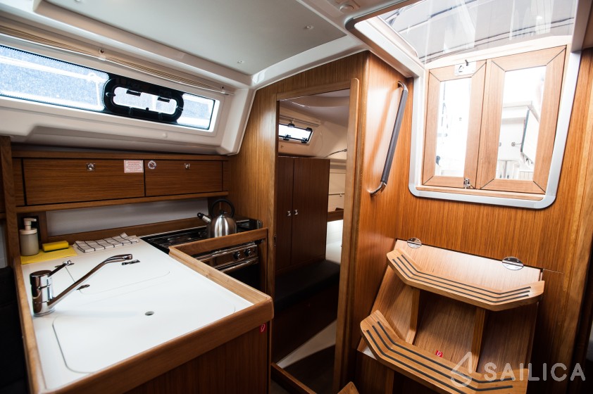 Bavaria Cruiser 34 Style - Yacht Charter Sailica
