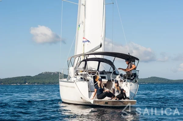 Bavaria Cruiser 34 Style - Yacht Charter Sailica