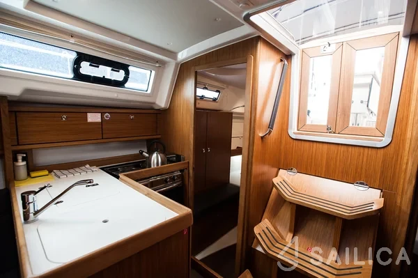 Bavaria Cruiser 34 Style - Yacht Charter Sailica
