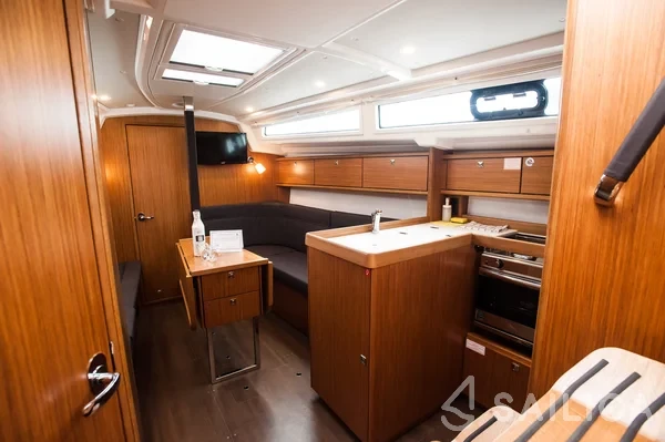 Bavaria Cruiser 34 Style - Yacht Charter Sailica