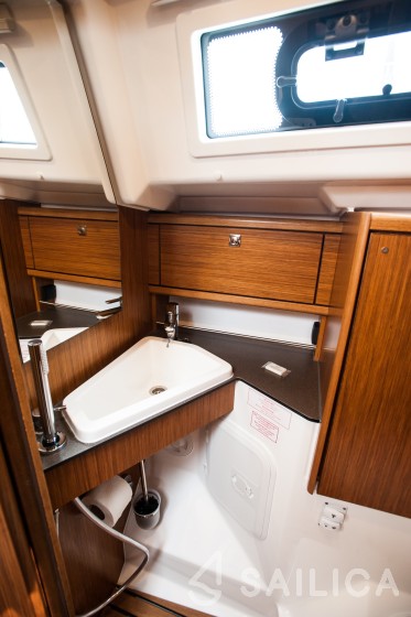 Bavaria Cruiser 34 Style - Yacht Charter Sailica