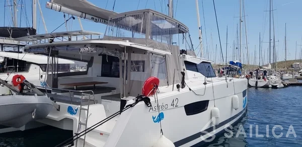 Astréa 42 - Yacht Charter Sailica
