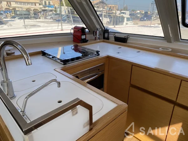 Nautitech 46 Open - Yacht Charter Sailica