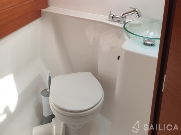 Dufour 460 GL - Yacht Charter Sailica