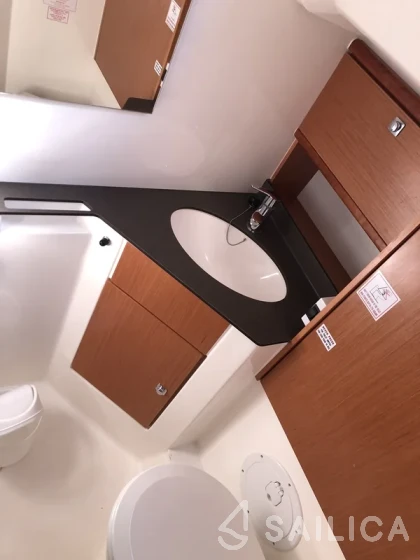 Bavaria 46 Cruiser - Yacht Charter Sailica