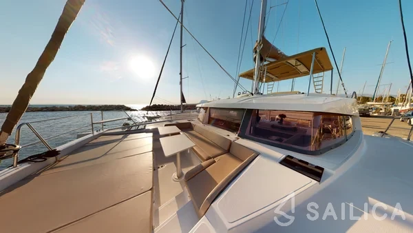 Bali 4.1 - Yacht Charter Sailica