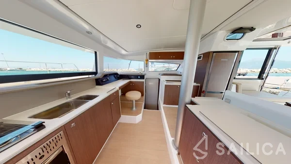 Bali 4.1 - Yacht Charter Sailica