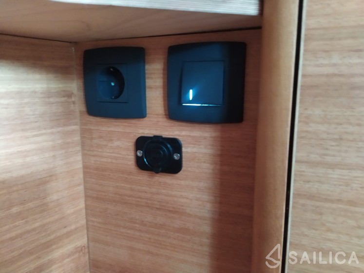 Elan Impression 40.1 - Yacht Charter Sailica