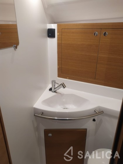 Elan Impression 40.1 - Yacht Charter Sailica