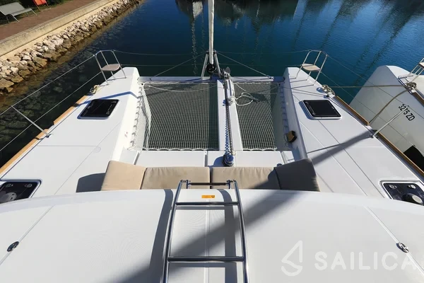 Lagoon 40 - Yacht Charter Sailica